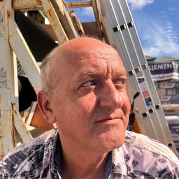 Владимир Михайлович — основатель магазина «Горыныч строй»